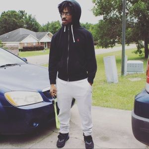 Meet your Posher, Russell